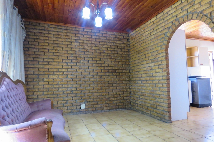 5 Bedroom Property for Sale in Riverton Western Cape